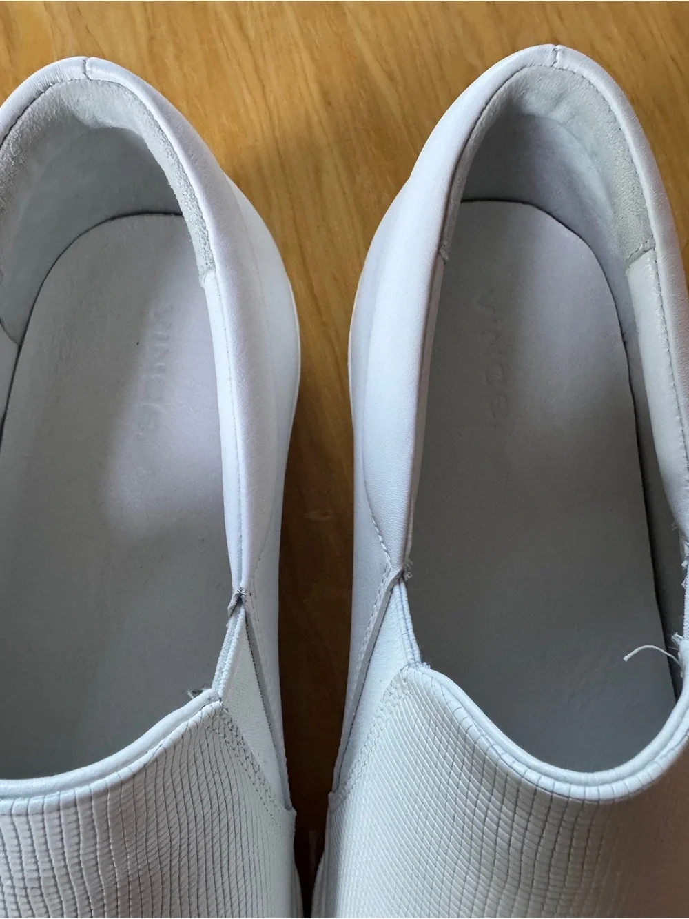 Vince White Leather Slip-On Sneakers Men’s Size 11M Textured Casual Shoes NWOT